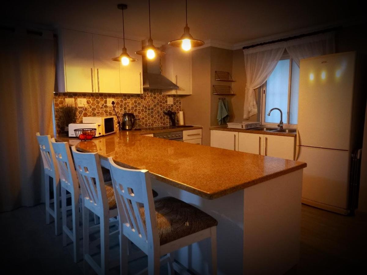 Bay-Side Apartment, Gordon'S Bay Екстериор снимка